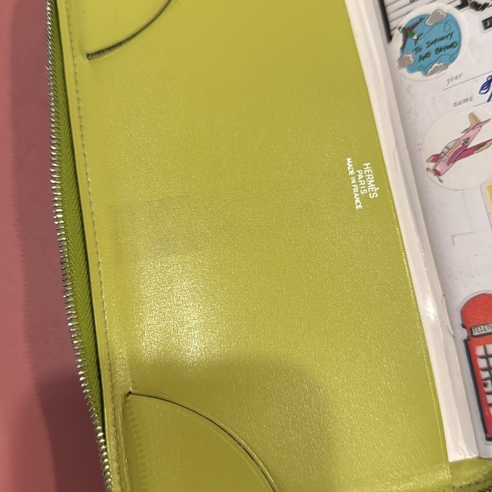 authentic Hermes agenda /planner/ calendar/wallet - Picture 6 of 16
